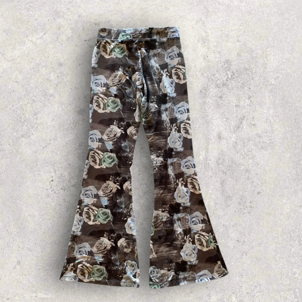 Justice Girls Gray & Blue Roses Size 10. Comfortable